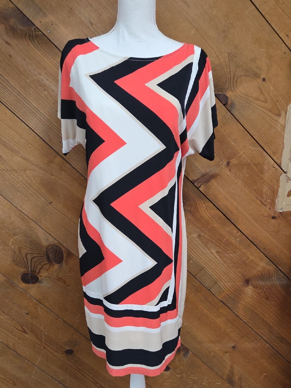 Studio One Black & Cream Shift Dress with Chevron Detail Medium